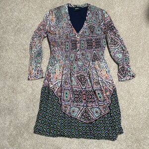 Cute long sleeved light weight dress